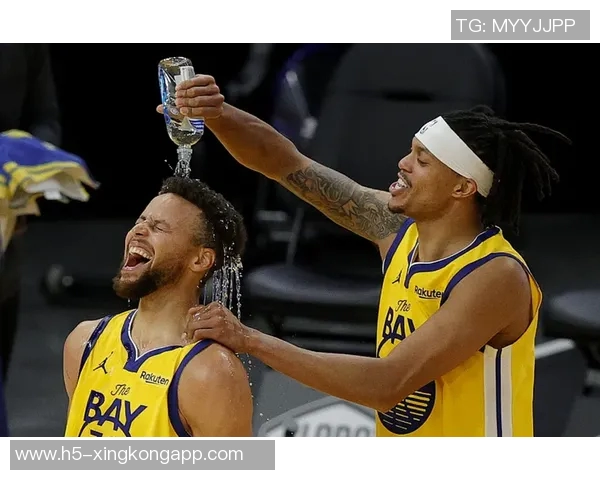 希罗三分球达成千记里程碑邓罗希尔德紧随其后库里位列历史第七