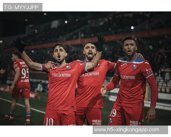 琼斯强调曼联临时主帅需确保球队争取欧联杯或欧冠资格